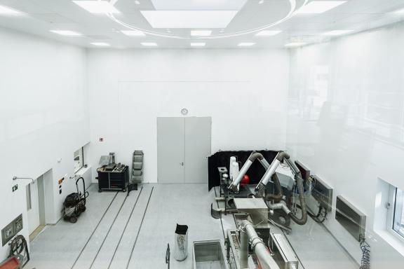 Ansicht einer von zwei Versuchzellen im Technikum für Zerkleinerungsversuche bei JEHMLICH