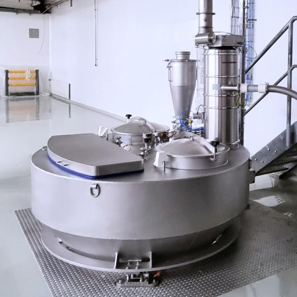 Produktaufgabestation einer Mahlanlage zur industriellen Gewürzvermahlung zur Sackaufgabe oder Big-Bag-Befüllung