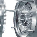 GMP-Prallmühle REKORD 224 mit geöffneter Mühlentür und Stiftrotor und Stiftstator