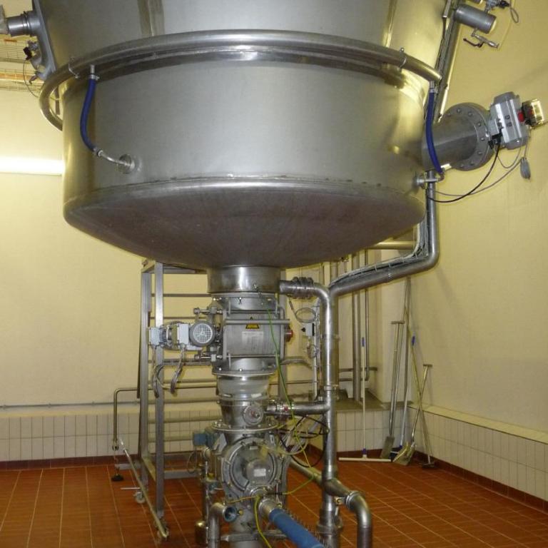 Lump Breaker for Whey Powder mounted underneath a silo