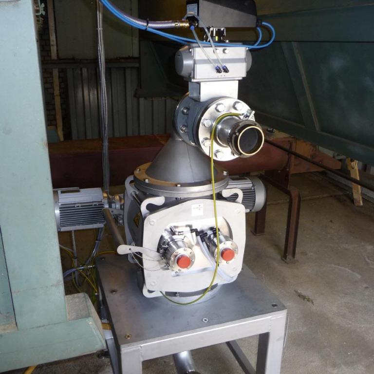 Lump Breaker for Rape Seed integrated in a pneumatic conveying of a tank truck