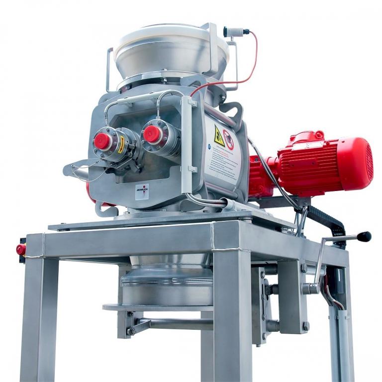 lump breaker with feeding from drums, discharge into drums